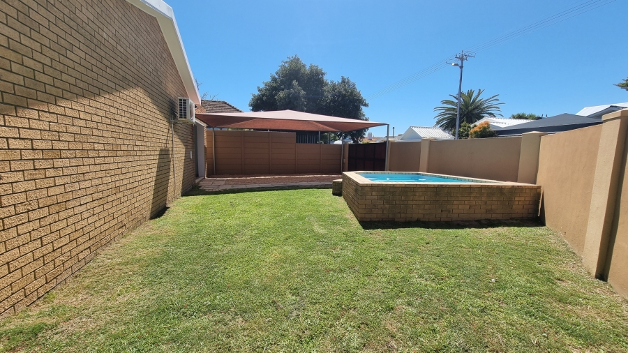 6 Bedroom Property for Sale in Lochnerhof Western Cape